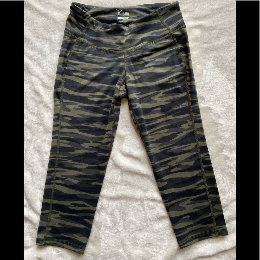 Old Navy crop leggings